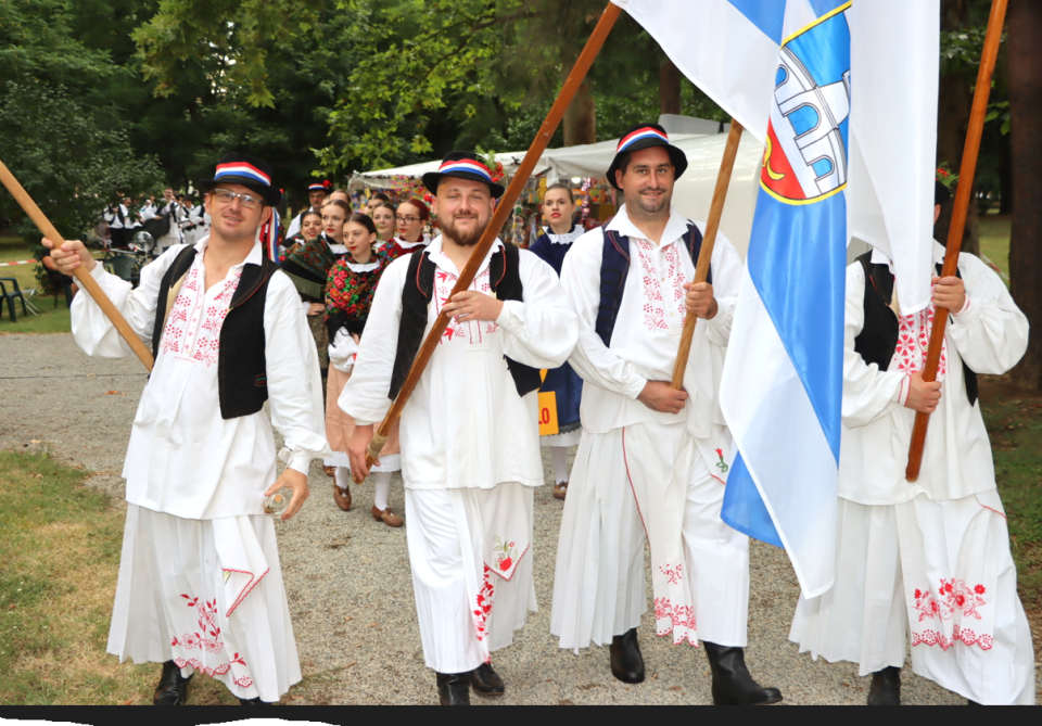 48. smotra folklora “Miholjačko sijelo”